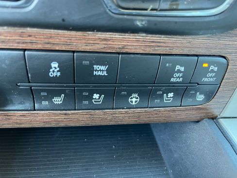 Used 2018 RAM 1500 Laramie w/ Convenience Group image 15