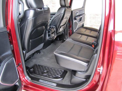 Used 2021 RAM 1500 Laramie w/ Sport Appearance Package AWD/4WD image 18