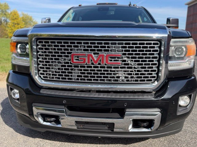 Used 2016 GMC Sierra 3500 Denali w/ Duramax Plus Package AWD/4WD image 9
