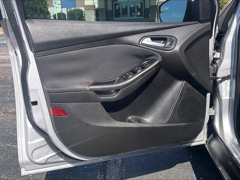 Used 2016 Ford Focus SE w/ Equipment Group 201A image 19