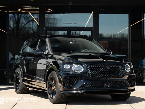 Used 2025 Bentley Bentayga AWD/4WD image 2
