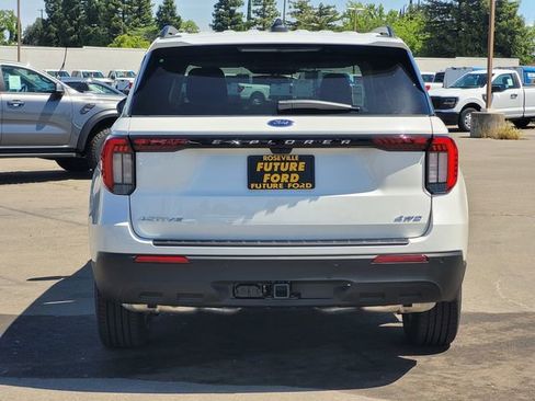 New 2026 Ford Explorer Active image 5