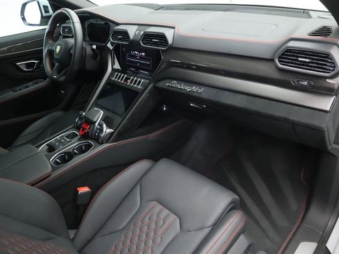 Used 2023 Lamborghini Urus Performante image 18