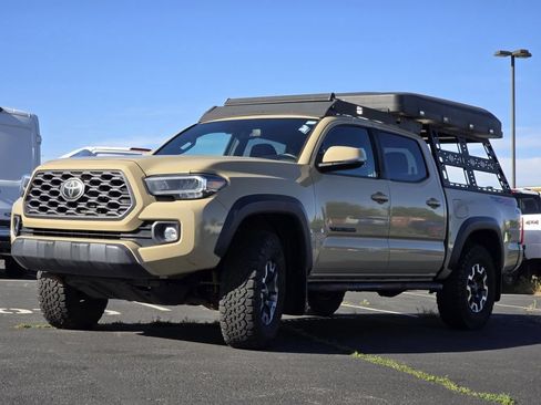 Used 2020 Toyota Tacoma TRD Off-Road w/ Technology Package AWD/4WD image 18