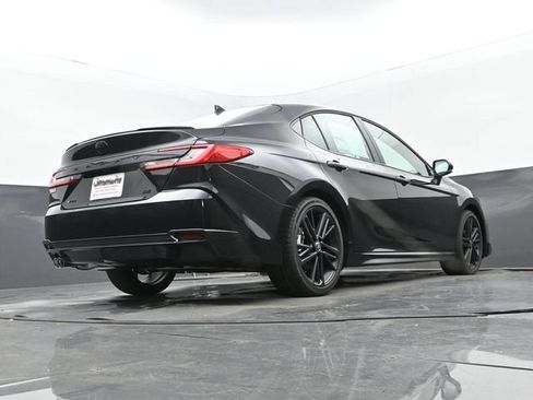 New 2026 Toyota Camry Hybrid FWD image 25