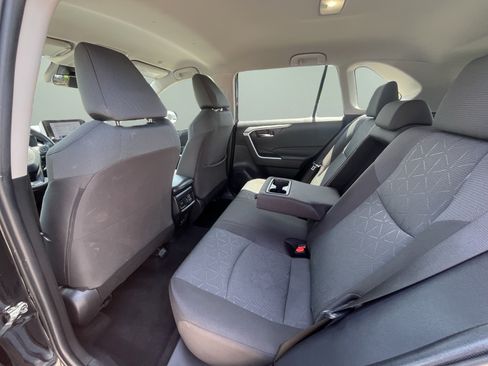 Used 2024 Toyota RAV4 XLE FWD image 29