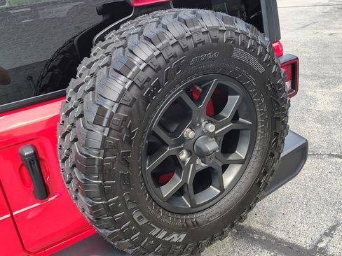 Used 2025 Jeep Wrangler Sport AWD/4WD image 9