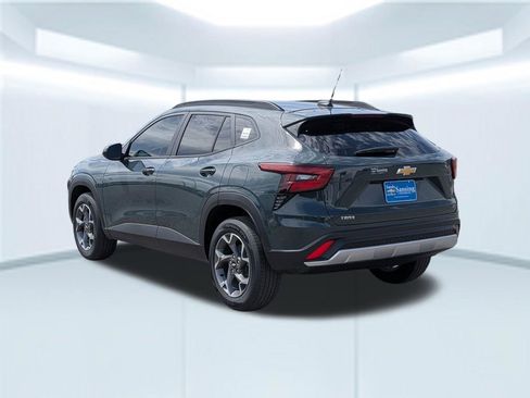 New 2026 Chevrolet Trax LT w/ Sunroof Package FWD image 4