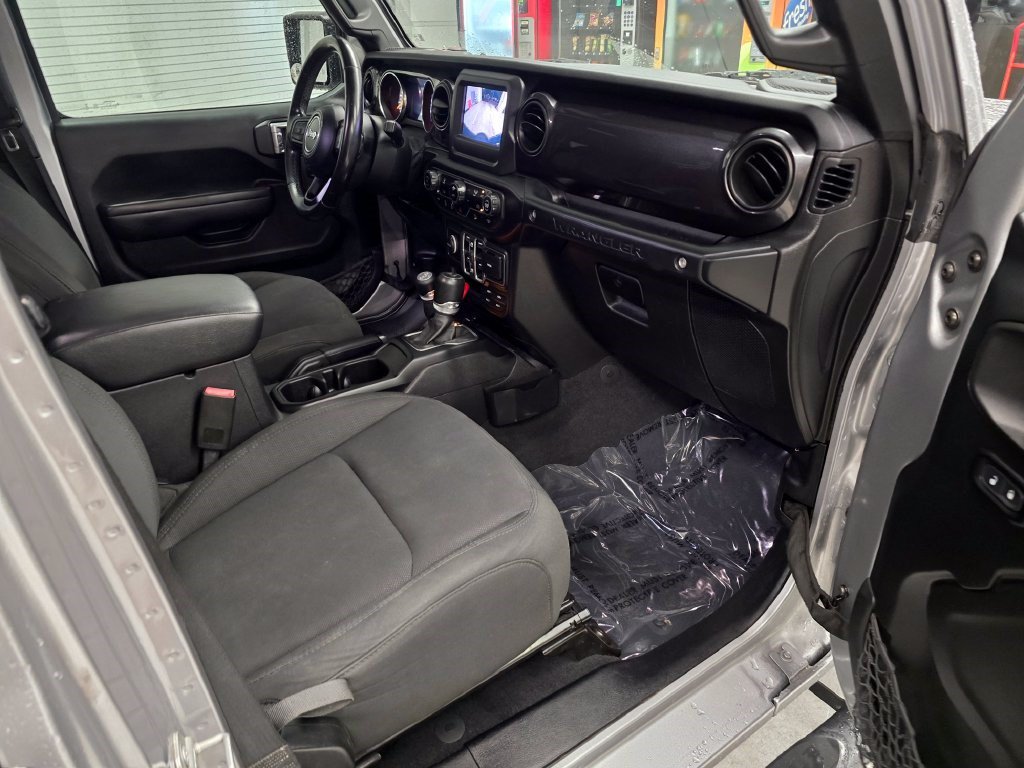 Used 2020 Jeep Wrangler Unlimited Sport AWD/4WD image 32