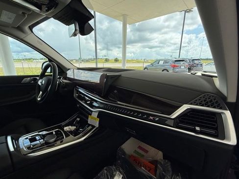 Used 2026 BMW X7 xDrive40i image 33
