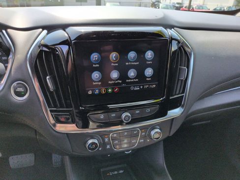 Used 2023 Chevrolet Traverse LT image 22