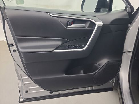 Used 2025 Toyota RAV4 XLE AWD/4WD image 23