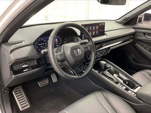 Certified 2025 Honda Accord Sport image 17