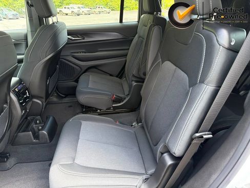 Used 2026 Jeep Grand Cherokee L Laredo RWD image 44
