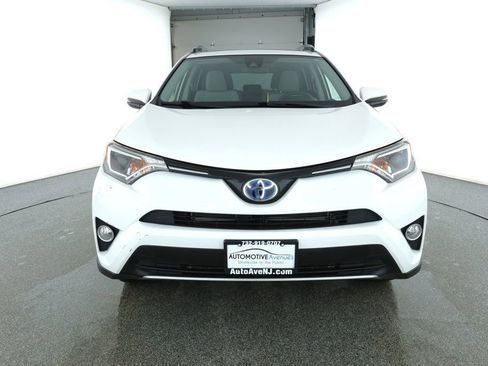 Used 2018 Toyota RAV4 XLE image 2