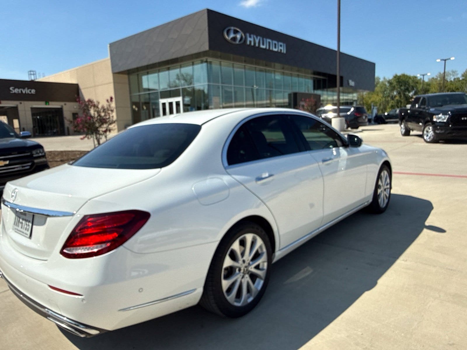 Used 2017 Mercedes-Benz E 300 image 3