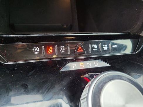 Used 2024 Jeep Wagoneer L Series II image 26