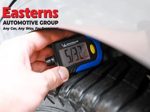 Used 2019 Toyota Camry XLE image 23