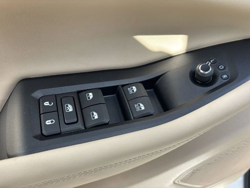 New 2025 Jeep Grand Cherokee Limited image 17