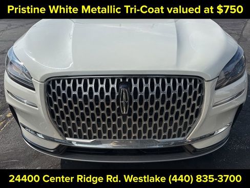 Used 2023 Lincoln Corsair AWD image 3