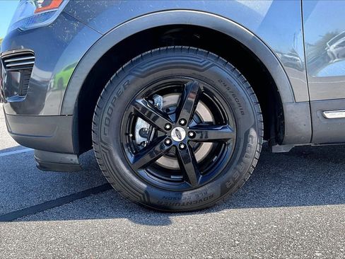 Used 2019 Ford Explorer XLT w/ Class III Trailer Tow Package image 34