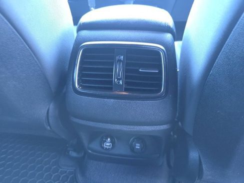 Used 2019 Kia Sorento LX image 14