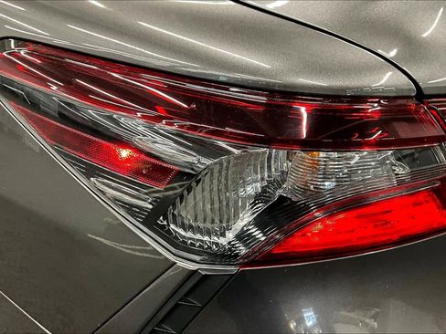 Used 2024 Toyota Camry SE image 28
