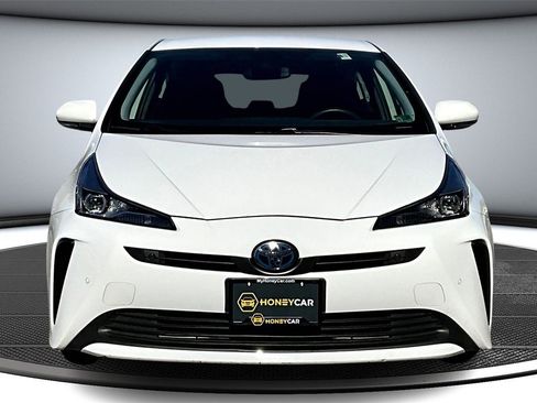 Used 2022 Toyota Prius L Eco image 2
