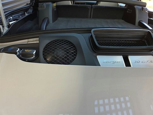 Used 2018 Porsche 911 Targa 4 GTS image 30