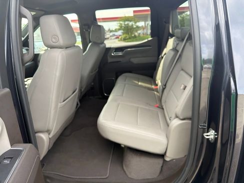 Used 2026 GMC Sierra 1500 SLT AWD/4WD image 16