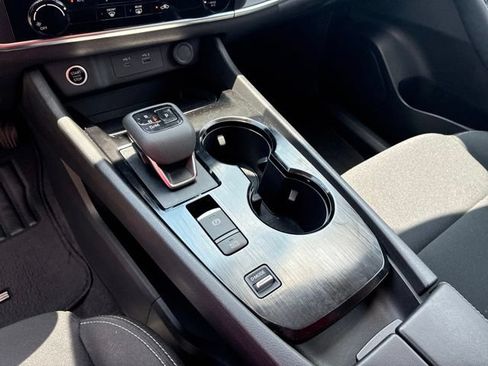 Used 2023 Nissan Rogue S FWD image 24