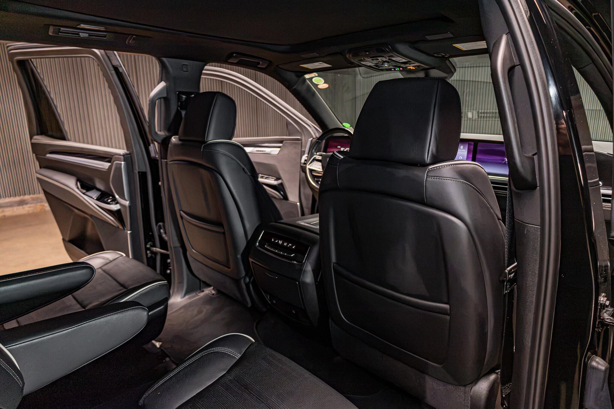 Used 2025 Cadillac Escalade Sport AWD/4WD image 27