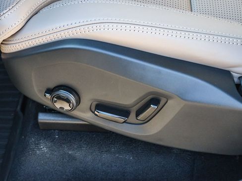 New 2026 Volvo XC90 B6 Ultra w/ Protection Package image 33