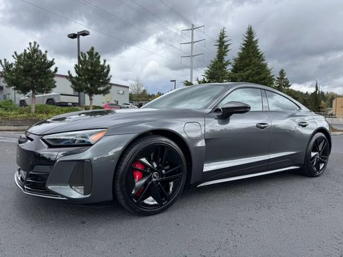 Used 2022 Audi RS e-tron GT w/ Year 1 Package image 4