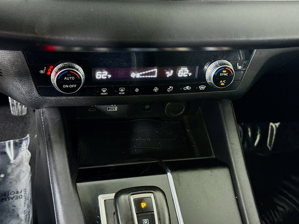 Used 2024 Mitsubishi Outlander SE Black Edition AWD/4WD image 8