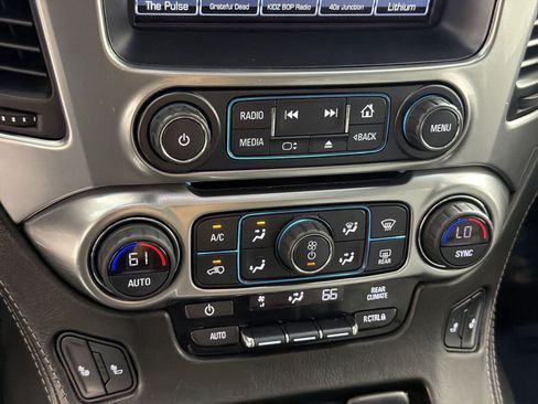 Used 2020 Chevrolet Suburban LT AWD/4WD image 20