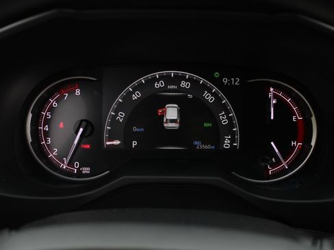 Used 2025 Toyota RAV4 XLE AWD/4WD image 11