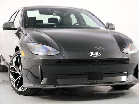 Used 2024 Hyundai Ioniq 6 Limited image 2
