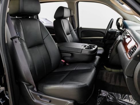 Used 2012 Chevrolet Avalanche LS image 26