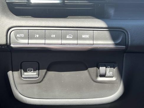 Certified 2024 Cadillac Escalade Premium Luxury AWD/4WD image 28