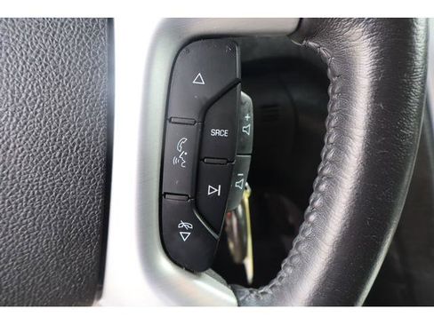 Used 2011 GMC Acadia SLE image 13