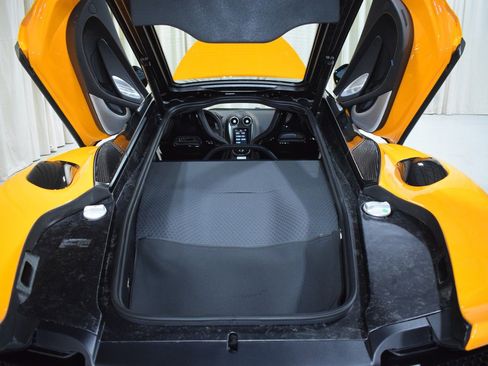 New 2026 McLaren GTS RWD image 40