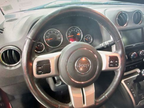 Used 2015 Jeep Compass High Altitude image 10