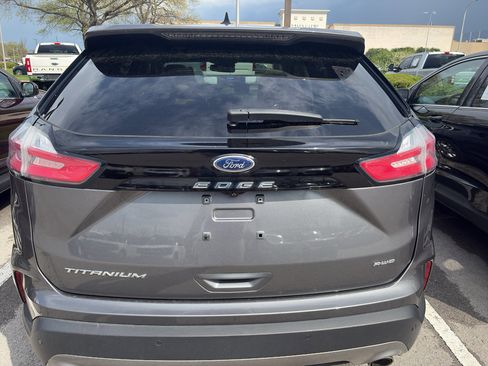 Certified 2022 Ford Edge Titanium image 5