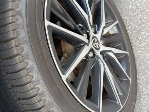 Used 2022 Toyota Camry SE FWD image 11