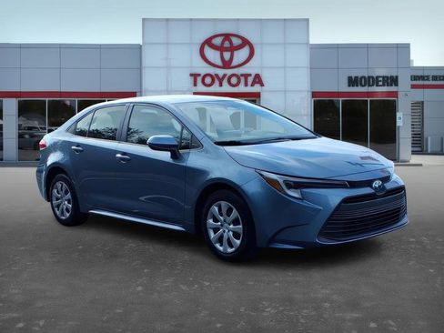 Certified 2024 Toyota Corolla LE image 3