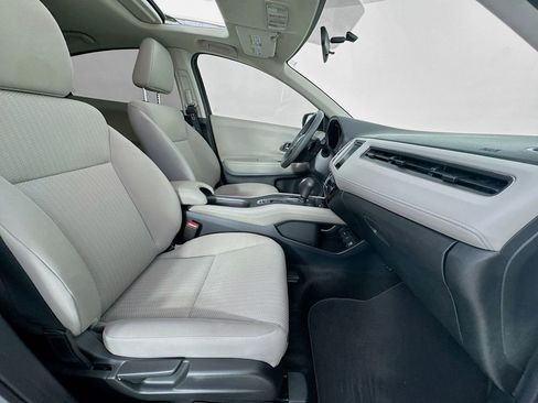 Used 2018 Honda HR-V EX image 36