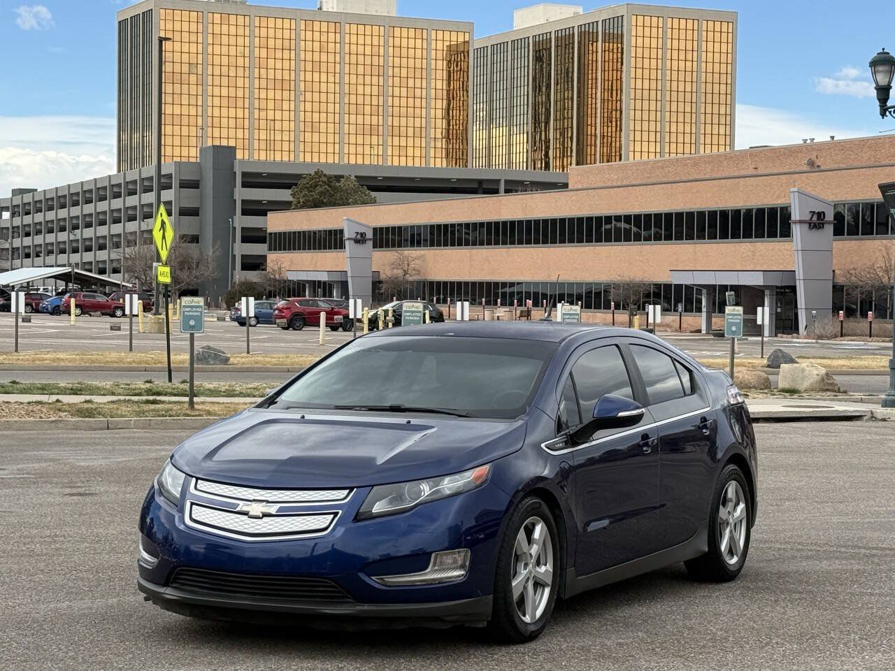 Used 2013 Chevrolet Volt FWD image 1