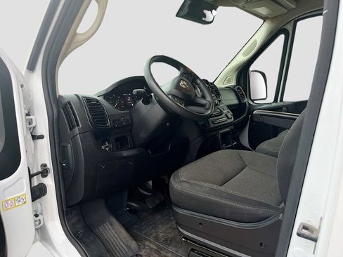Used 2023 RAM ProMaster 2500 w/ Safety Group FWD image 9