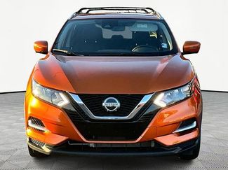 Used 2022 Nissan Rogue Sport SL video 2